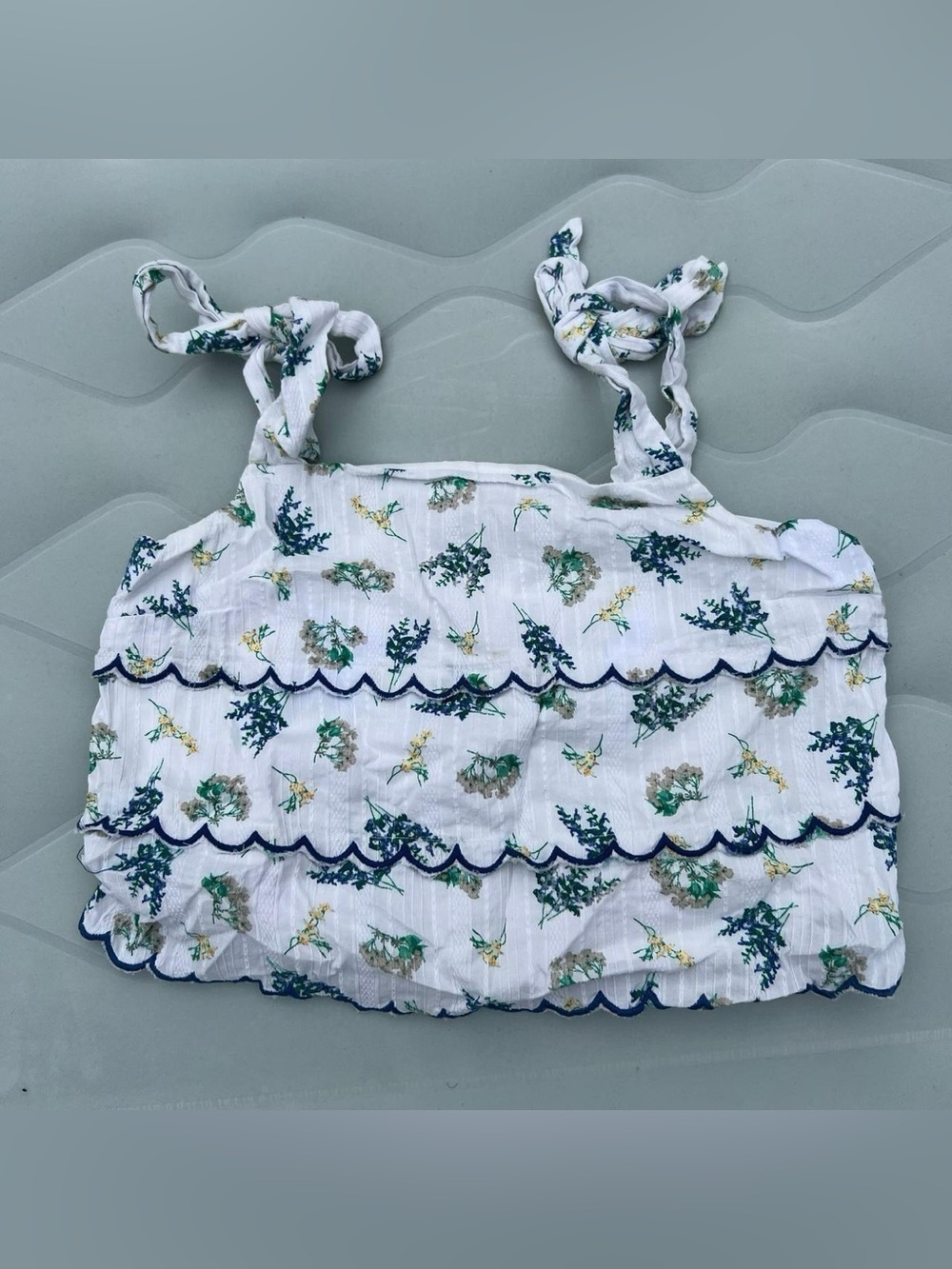Copper Key White Floral Scalloped Crop Top with Navy Trim